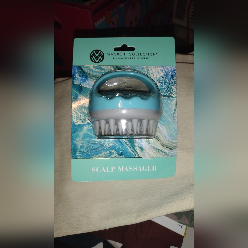 MacBeth Collection scalp massager
